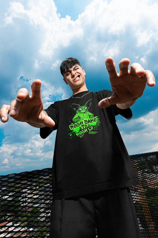 UNSTOPPABLE ROACH Oversized Wit Tee – Cockroach Revolution Collection